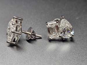 Boucles d'oreilles clous Toi et Moi en Moissanite Scintillante Taille Poire et Émeraude, en Argent 925, Bijoux Fins pour Femme, Cadeau Charmant pour Fiançailles - Product Image 4