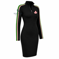 Alpha |   Kapa | Robe moulante noire Alpha pour femme, à manches contrastantes rayées, col montant zippé, longueur genou, coupe ajustée décontractée
