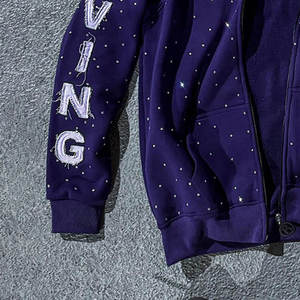 Sudadera con Capucha Personalizada con Logotipo Bordado, 100% Algodón, Estilo Vintage Lavado, Efecto Desteñido, Apliques y Pedrería para Hombre - Product Image 3