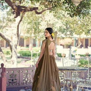 Conjunto de Lehenga Choli de Tela de Mármol de Diseño con Bordado de Lentejuelas y Hilos, Falda Amplia y Dupatta Lista para Usar - Product Image 4