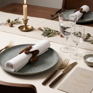 Lot de 6 Anneaux de Serviette en Bois Ondulé Faits Main de Luxe – Supports Écologiques en Bois Naturel pour Décoration de Mariage Moderne et Table à Manger - Product Image 2