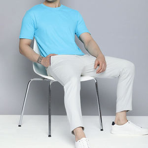 T-shirt en coton bleu clair à col rond et manches courtes pour homme, coupe classique, couleur unie, tricot décontracté - Product Image 2
