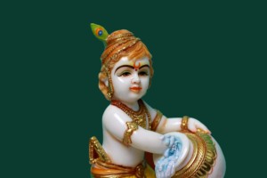 Estatua Artesanal de Resina con Polvo de Mármol de Laddu Gopal Krishna |   Figuras Hechas a Mano para Decoración de Mesa |   Decoración Espiritual y para el Hogar - Product Image 5