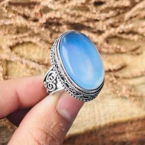 Anillo llamativo con piedra preciosa ovalada de piedra lunar Silvereye para mujer, diseño vintage minimalista bohemio de latón con acabado plateado oxidado, tercero - Product Image 4