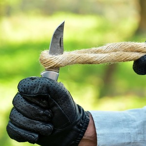Cuchillo Plegable de Bolsillo Damasco Negro y Azul Hecho a Mano para Hombre - Cuchillo de Acero Damasco de 7 Pulgadas con Mango de Madera y Funda de Cuero DIY OEM - Product Image 6