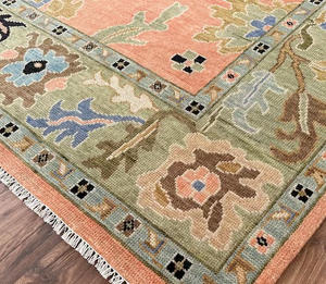 Tapis floral inspiré de l'Oushak fait main, tapis de luxe pour salon |   Tapis de salon vintage à bordure vert pêche et sauge - Product Image 2
