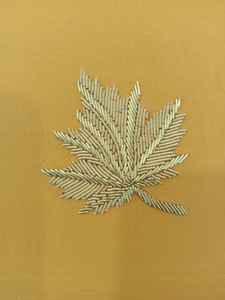 Nuevas insignias bordadas a mano con hilo metálico, servicio OEM, logotipo personalizado, ligeras, de la mejor calidad superior. - Product Image 3