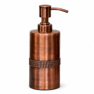 Distributeur de savon de luxe en cuivre antique, flacon en métal pour lavage des mains liquide avec bande centrale texturée, pompe en acier inoxydable pour usage hôtelier - Product Image 1