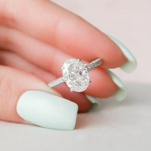 Anillo de Compromiso de Diamante de Corte Ovalado de Belleza Atemporal, Engaste de Oro de 14K, Estilo Clásico, Certificado GIA, Joyería Fina para Mujer - Product Image 4