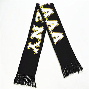 Écharpe de football tricotée sur mesure avec pompon, écharpe de supporter de club, écharpe d'équipe pour le stade, accessoire d'hiver pour le spirit d'équipe - Product Image 1