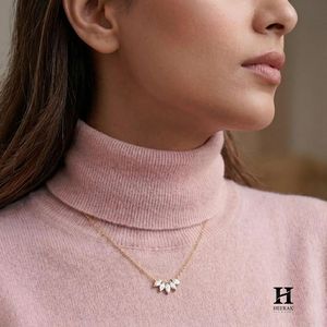 Delicado Collar con Colgante de Diamantes en Forma de Marquesa, Chapado en Oro de 14k, Diseño Floral Minimalista para Mujer, Joyería Diaria - Product Image 4