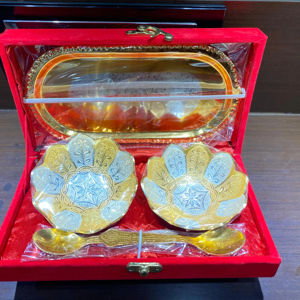 Tazón Bohemio Plateado y Dorado con Cuchara y Bandeja, Paquete de Regalo para Diwali - Product Image 1
