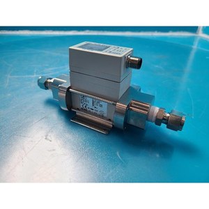 เซ็นเซอร์วัดการไหลของน้ำ AMAT PF2W720-03-27_SMC FLOW SWITCH ใช้แล้วตามสภาพเดิม อะไหล่อุปกรณ์เซมิคอนดักเตอร์รุ่นเก่า - Product Image 2