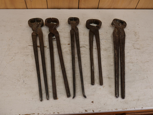 Outils de toilettage pour chevaux de style vintage, en acier inoxydable, pour le travail du ferrier. - Product Image 3