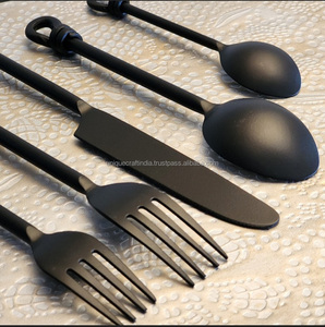 Cubiertos Royal de acero inoxidable Cucharas y tenedor Cubiertos con mango de diseño simple para bodas y ocasiones especiales - Product Image 5