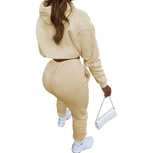 Ensemble de survêtement sexy 3 pièces pour femme : pull à manches longues, crop top à capuche, débardeur et pantalon long à cordon de serrage – Confort et style - Product Image 2