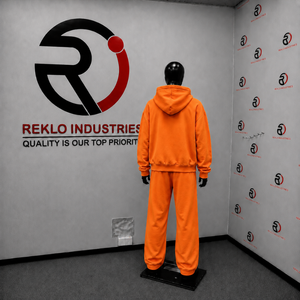 Conjunto Deportivo para Hombre Color Naranja, Sudadera con Capucha y Logotipo Gráfico en el Pecho, Pantalones Jogger a Juego, Ropa Deportiva Casual - Product Image 4