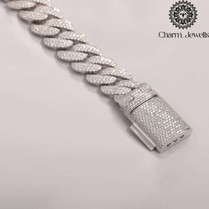 สร้อยคอผู้ชาย Charm Jewells ประดับโมอิสซาไนต์ เงินแท้ 925 ชุบทอง 14K พร้อมสายเชื่อมแบบโซ่ รับรองโดย IGI สไตล์ฮิปฮอป ทรงบริลเลียนต์คัท หรูหรา - Product Image 4