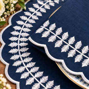 Juego de Manteles Individuales y Servilletas de Algodón Bordado con Hojas Azul Marino, Elegante Decoración Redonda Festoneada para Mesa, Ideal para Cenas Elegantes y Festividades - Product Image 3