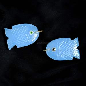 Colgante de pez de calcedonia azul natural, plata 925, hecho a mano, amuleto de pez con piedra preciosa, collar tallado a mano, joyería de cristal curativo - Product Image 1