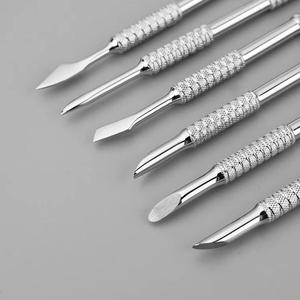 Ensemble d'outils pousse-cuticules en acier inoxydable à double extrémité pour manucure et soin des cuticules, conception à double tête réutilisable - Product Image 3