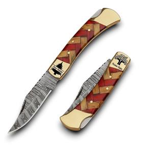 Cuchillo EDC de Acero de Damasco Forjado a Mano 58 HRC, Afilado como una Navaja, con Hermosa Mango de Madera de Olivo y Latón, Ideal para Camping, Venta al por Mayor - Product Image 1