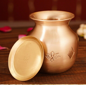 Brilliant hammered brass container filled with fresh ghee, including a knob <b>lid</b>; available at wholesale price. - Product Image 3