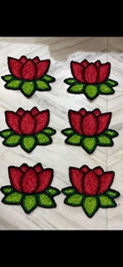 Parches bordados a mano con diseño de loto rojo y técnica Aari para ropa étnica y manualidades, ideales para atuendos de boda y ceremonias religiosas. - Product Image 2