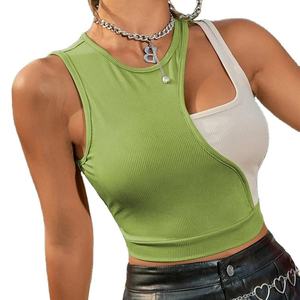 เสื้อครอปท็อปผู้หญิงแบบสั่งทำขายส่ง ทรงรัดรูป คอวี ตัดเย็บแบบไม่สมมาตร สีสันตัดกัน แขนกุด เสื้อกล้ามลำลองสำหรับฤดูร้อน ตกแต่งด้วยผ้าแบบแพทช์เวิร์ค ทรงพอดีตัว - Product Image 1