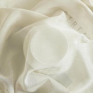 Set di 2 Pannelli Tenda a Voile Semitrasparente Beige con Occhielli, 137 cm L x 213 cm L, per Camera da Letto e Soggiorno - Product Image 2