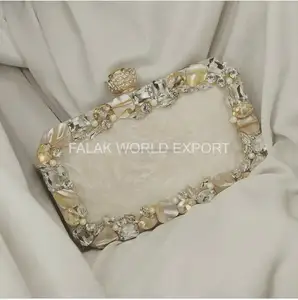 파티웨어 및 솔리드 수지 클러치 최고 품질의 독특한 디자인 여성을 위해 세련된 클러치 Falak World Export