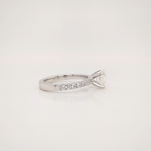 Bague de fiançailles solitaire en moissanite ronde de 1 carat, bague de mariage en or blanc massif 14 carats, cadeau d'anniversaire de luxe pour femme - Product Image 3