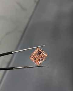 Diamante CVD de corte cojín modificado, rosa intenso de fantasía, cultivado en laboratorio, pulido a mano, 2.01 quilates, certificado por IGI, para la fabricación de joyas. - Product Image 3