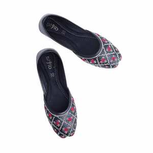 Black Fancy Khusa EC8520 Pisos - Product Image 1