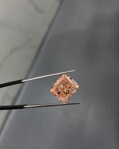 Diamante CVD de corte cojín modificado, rosa intenso de fantasía, cultivado en laboratorio, pulido a mano, 2.01 quilates, certificado por IGI, para la fabricación de joyas. - Product Image 2