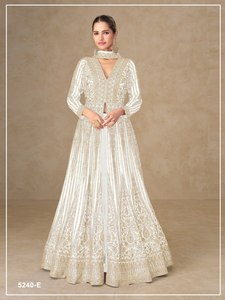 Traje Salwar Blanco Bordado con Dupatta, Vestido Tradicional Indio Étnico para Mujer, para Fiestas, Diwali y Graduaciones - Product Image 1