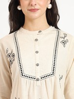 Haut en coton blanc brodé à col rond pour femme, de qualité supérieure, coupe confortable, idéal pour l'été et le bureau, en vente