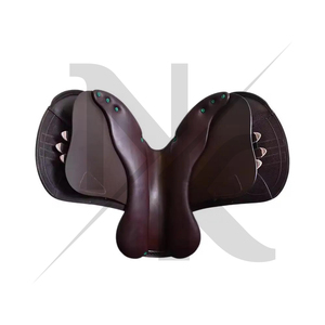 Silla de montar para salto de obstáculos de cuero vacuno premium de contacto cercano, directamente de fábrica, productos de carreras de caballos ingleses de la India - Product Image 4