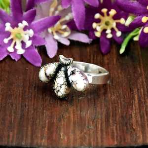 Bague artisanale en argent sterling 925 avec turquoise et motif abeille, bijou bohème floral, bague fine et élégante, cadeau pour femme - Product Image 2