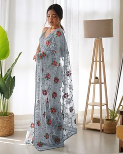 ผ้าซารีตาข่ายลายผีเสื้อสุดหรู – งานปักดิ้นหลากสีพร้อมประดับด้วยหิน - Product Image 1