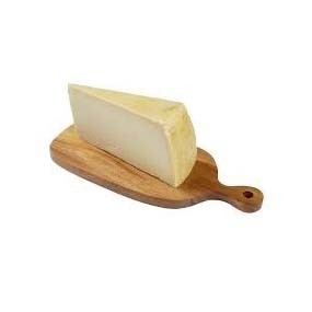 Queso Parmesano de Primera Calidad Diseñado para un Rallado Suave, un Aroma Intenso y una Calidad Superior - Product Image 1