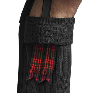 Tela Tartán con Patrón a Cuadros Rojos y Negros con Banda Elástica Blanca para Uso Tradicional - Product Image 4