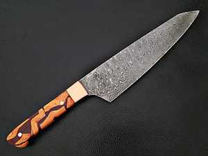 Cuchillo de Chef de Acero de Damasco Hecho a Mano, el Mejor Proveedor, con Mango de Resina y Funda de Cuero - Product Image 3