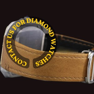 Reloj de Lujo con Diamantes Moissanite, Caja Cuadrada Personalizada, Esfera con Números Romanos, Correa de Cuero Amarillo, Estilo Clásico - Product Image 4