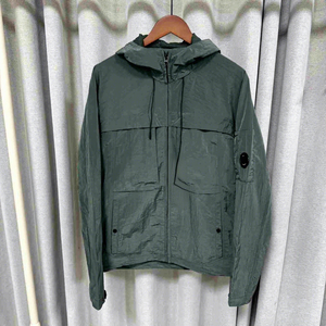 2026 New Style Men's and Women's Functional Windbreaker Jacket Casual Loose Fit Outdoor Windbreaker Streetwear Jackets for Men's - Product Image 4