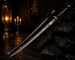 Couteau à lame droite en acier Damas fait main, épaisseur 0,6 mm, manche en cuir noir, lame unique, couteau japonais - Product Image 1