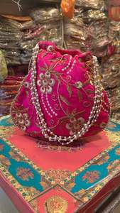 Sac Potli traditionnel indien pour femmes, fait main avec plusieurs fils, cadeau de mariage, sac Potli, cadeau de Noël pour elle, sacs élégants - Product Image 2
