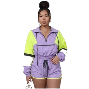 Ropa Deportiva de Alta Calidad en Contraste Verde Neón y Morado Lila, Logotipo Personalizado Profesional, Traje de Yoga y Jogging que Absorbe la Humedad - Product Image 6