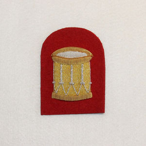 Badges et écussons brodés sur fil métallique de haute qualité, personnalisables avec logo, faits à la main, avec épingle de sûreté, pour usage promotionnel - Product Image 5