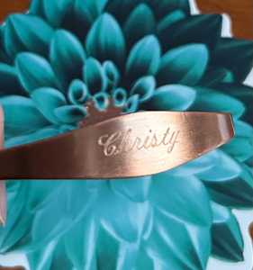 Bracelet manchette personnalisé en cuivre pur fait main, bijou en cuivre massif gravé, artisanat en métal, bijou thérapeutique conique pour hommes et femmes, OEM - Product Image 1